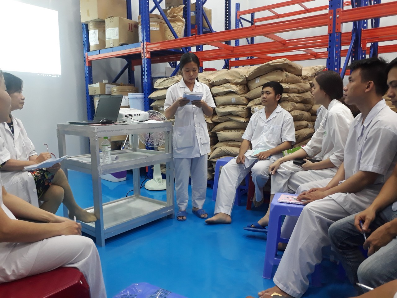 Trình bày sau thảo luận GMP-WHO (ảnh: Cty CP CNSP Nam Việt)